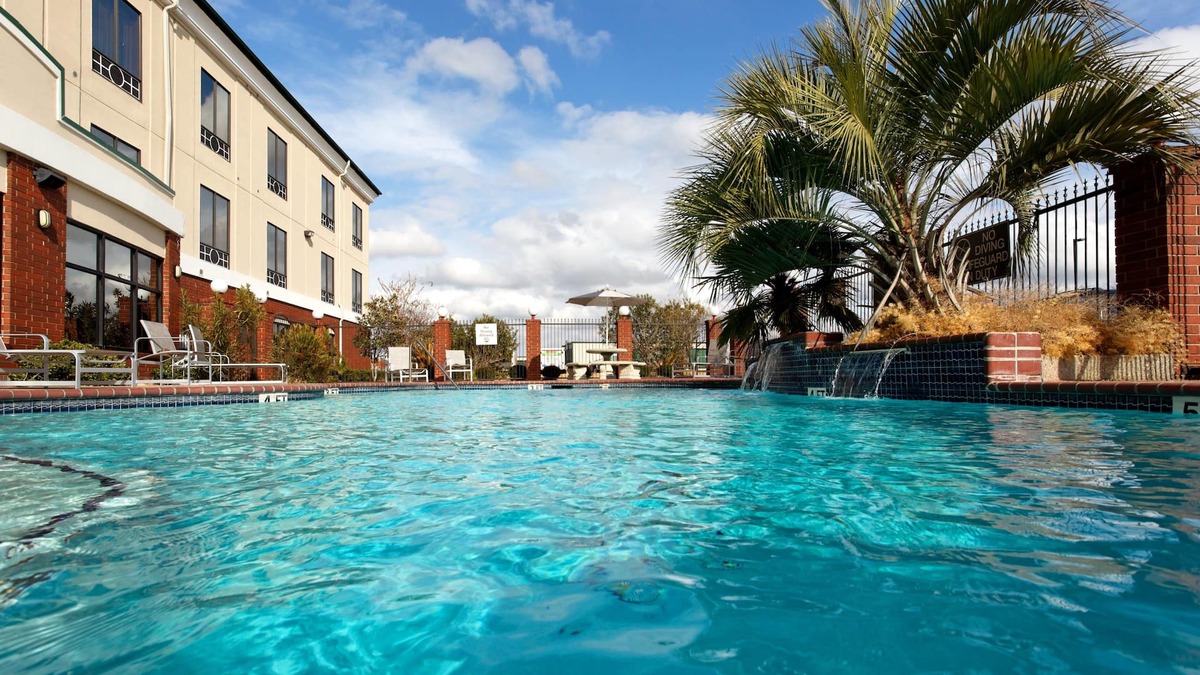 Crockett Hotel | Holiday Inn Express Crockett by IHG