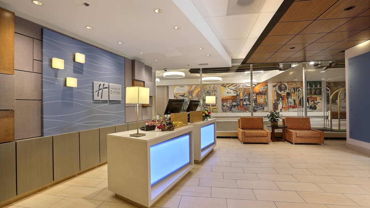 Downtown Denver Hotel | Holiday Inn Express Denver Downtown by IHG