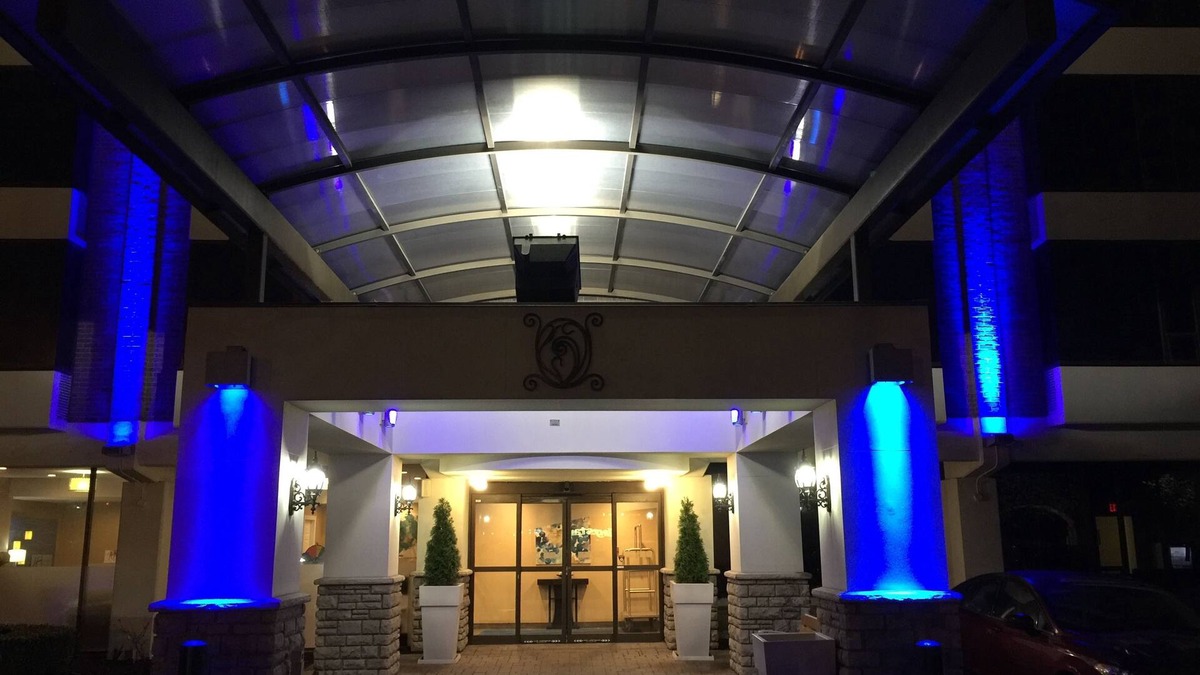 Birmingham Hotel | Holiday Inn Express Detroit-Birmingham by IHG