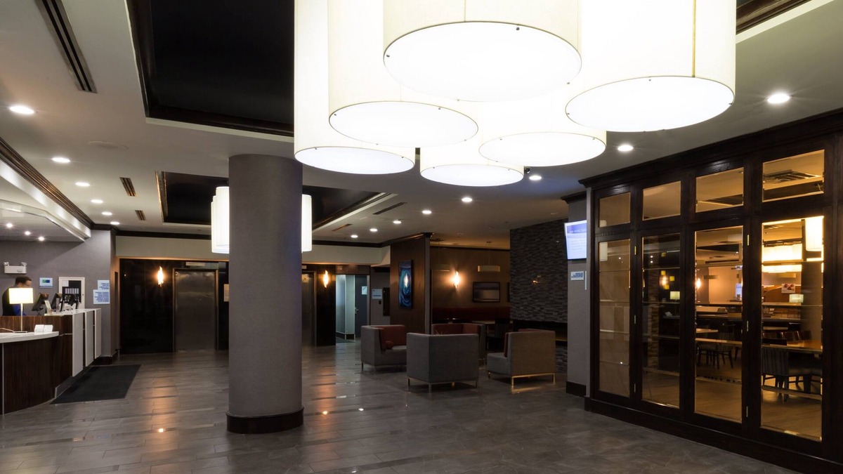 Downtown Edmonton Hotel | Holiday Inn Express Edmonton Downtown by IHG