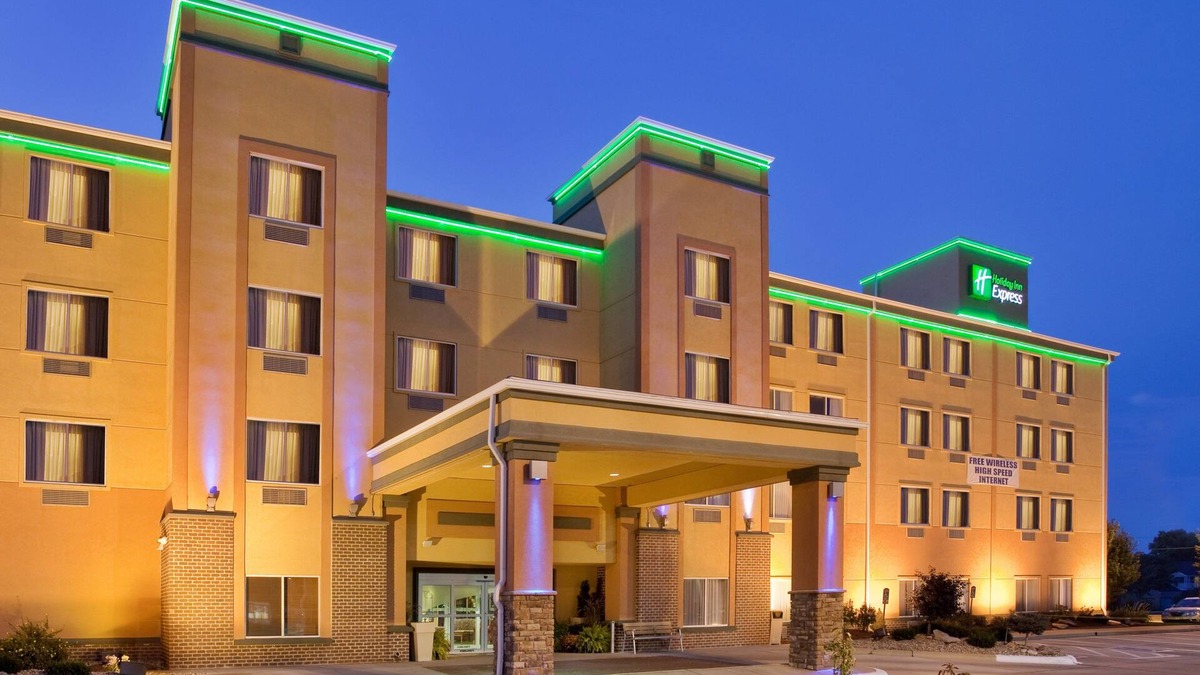 Fremont Hotel | Holiday Inn Express Fremont by IHG