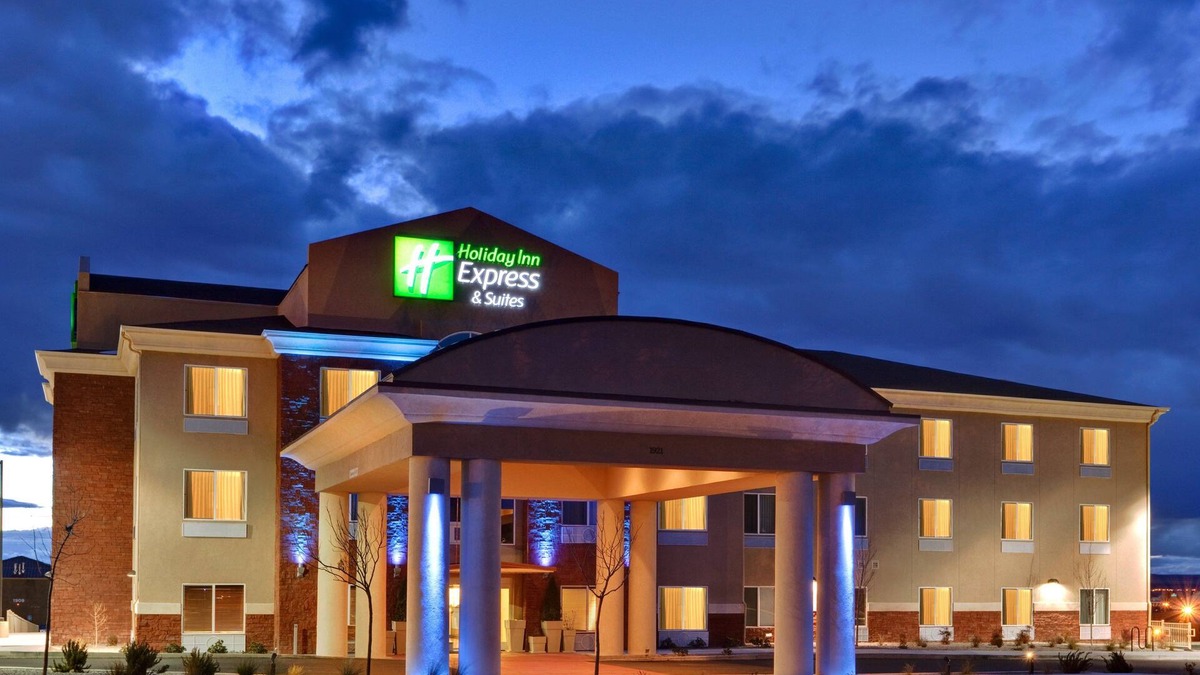 Albuquerque Hotel | Holiday Inn Express Hotel & Suites Albuquerque Airport by IHG