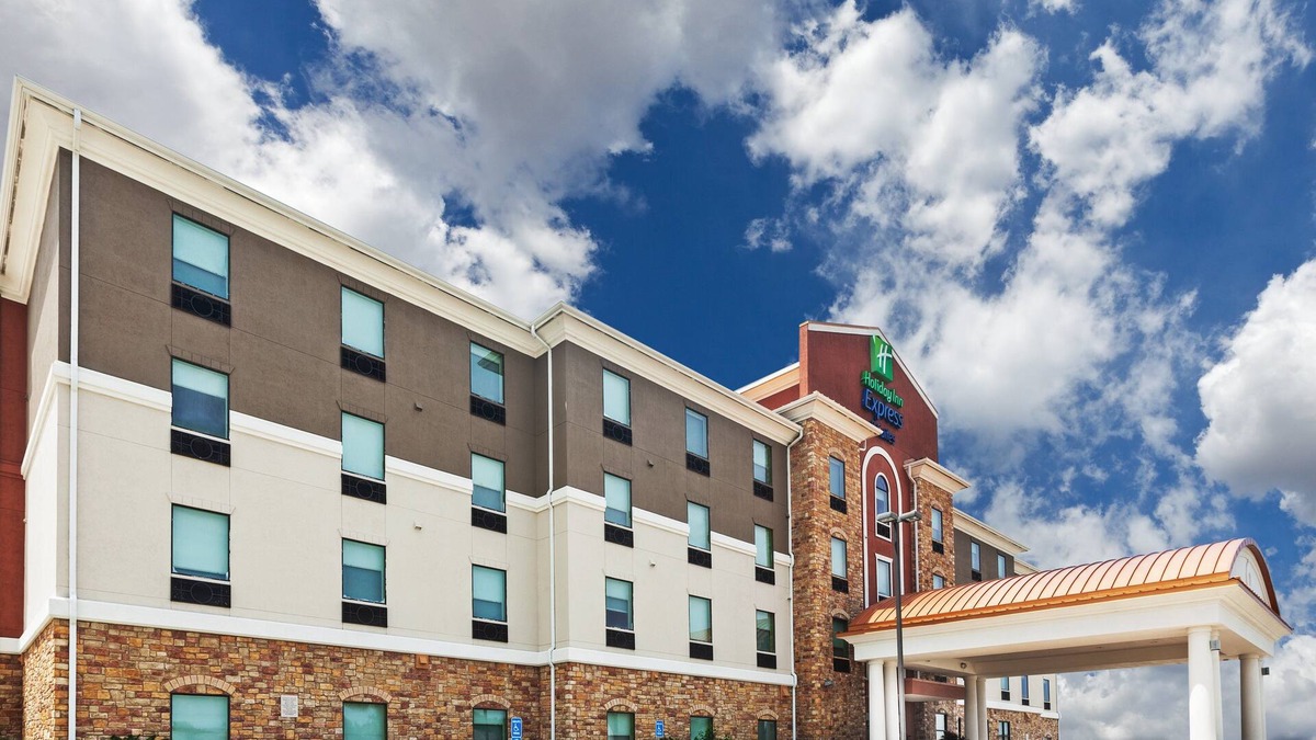 Lakeview Jefferson County Hotel | Holiday Inn Express Hotel & Suites PORT ARTHUR by IHG