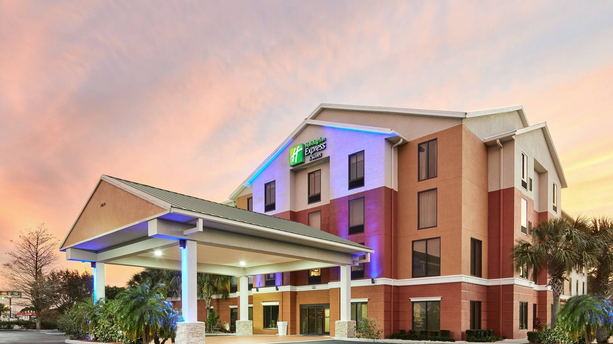 Port Richey Hotel | Holiday Inn Express Hotel & Suites Port Richey by IHG