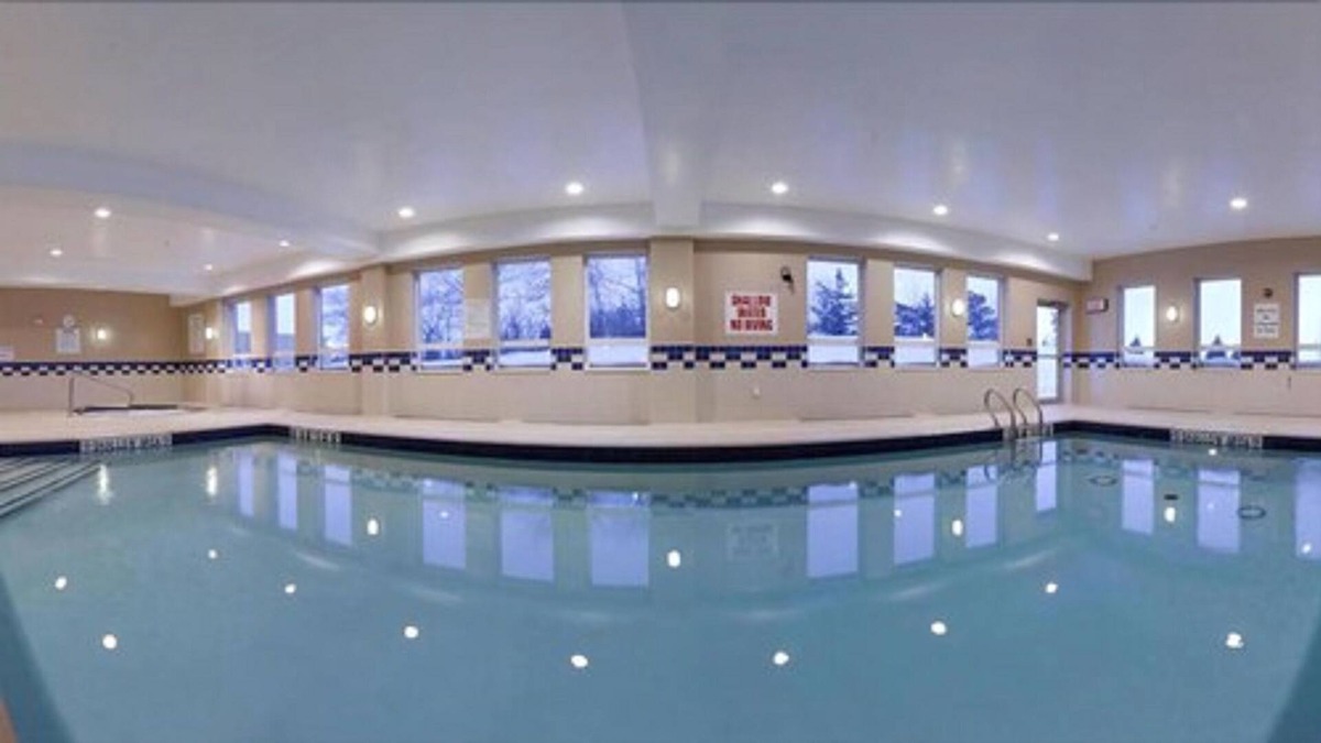 Kincardine Hotel | Holiday Inn Express Hotel & Suites Kincardine - Downtown, an IHG Hotel