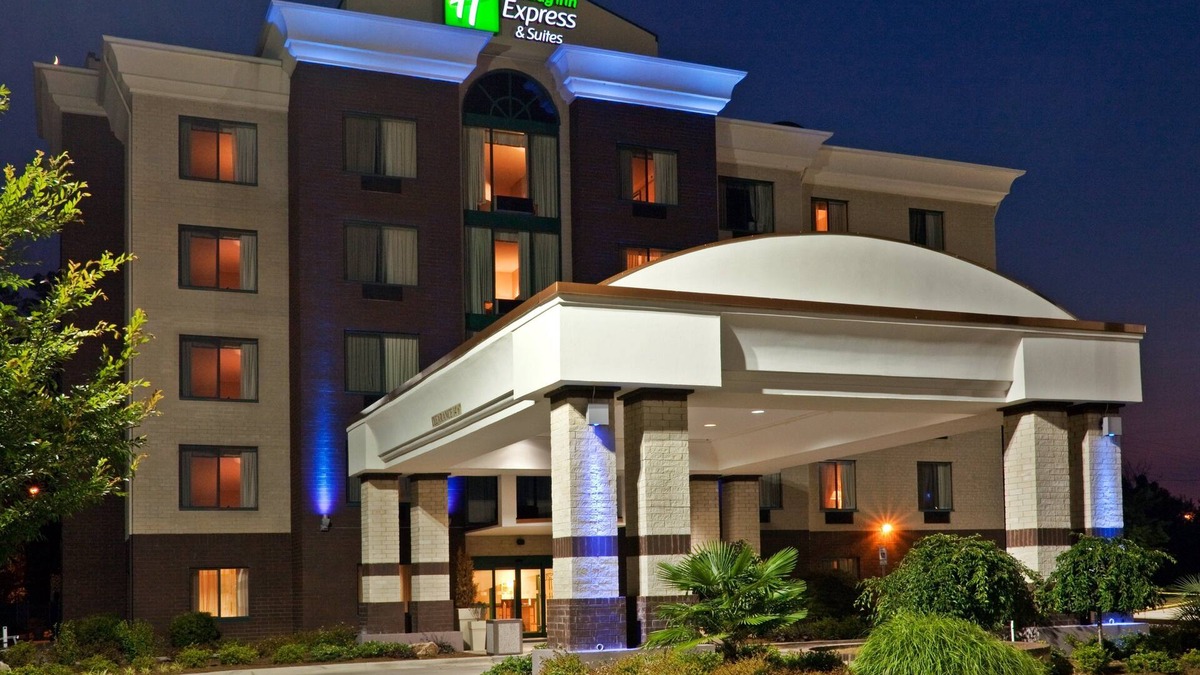 Crestline Heights Hotel | Holiday Inn Express Hotel & Suites Birmingham - Inverness by IHG