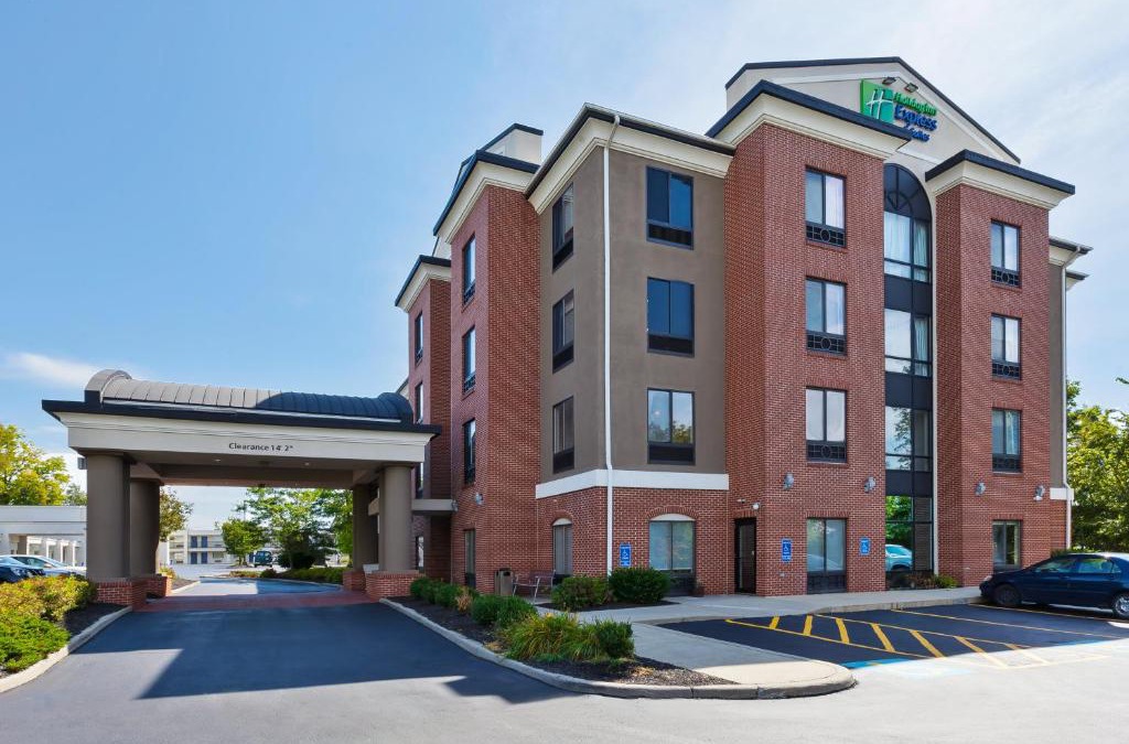 Brecksville Hotel | Holiday Inn Express Hotel & Suites Cleveland-Richfield by IHG