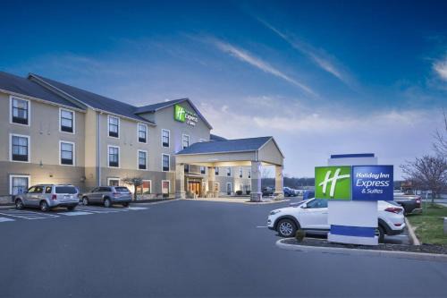 Circleville Hotel | Holiday Inn Express Hotel & Suites Circleville by IHG
