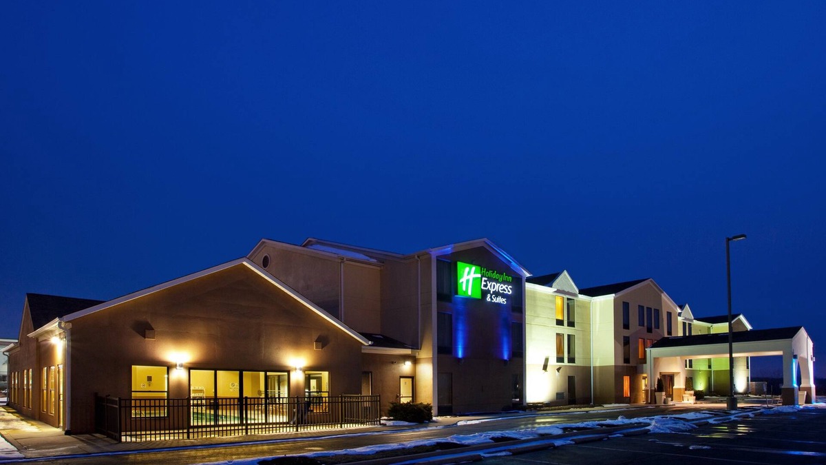 Streetsboro Hotel | Holiday Inn Express Hotel & Suites Cleveland-Streetsboro by IHG