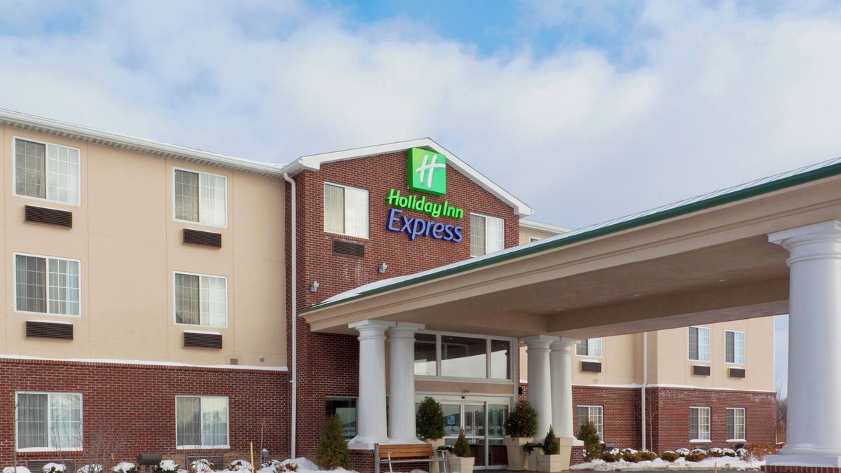 Austinburg Hotel | Holiday Inn Express Hotel & Suites Ashtabula-Geneva by IHG