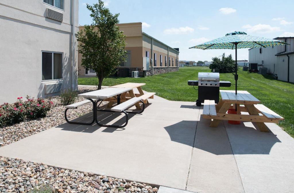 Burlington Hotel | Holiday Inn Express Hotel & Suites Burlington by IHG