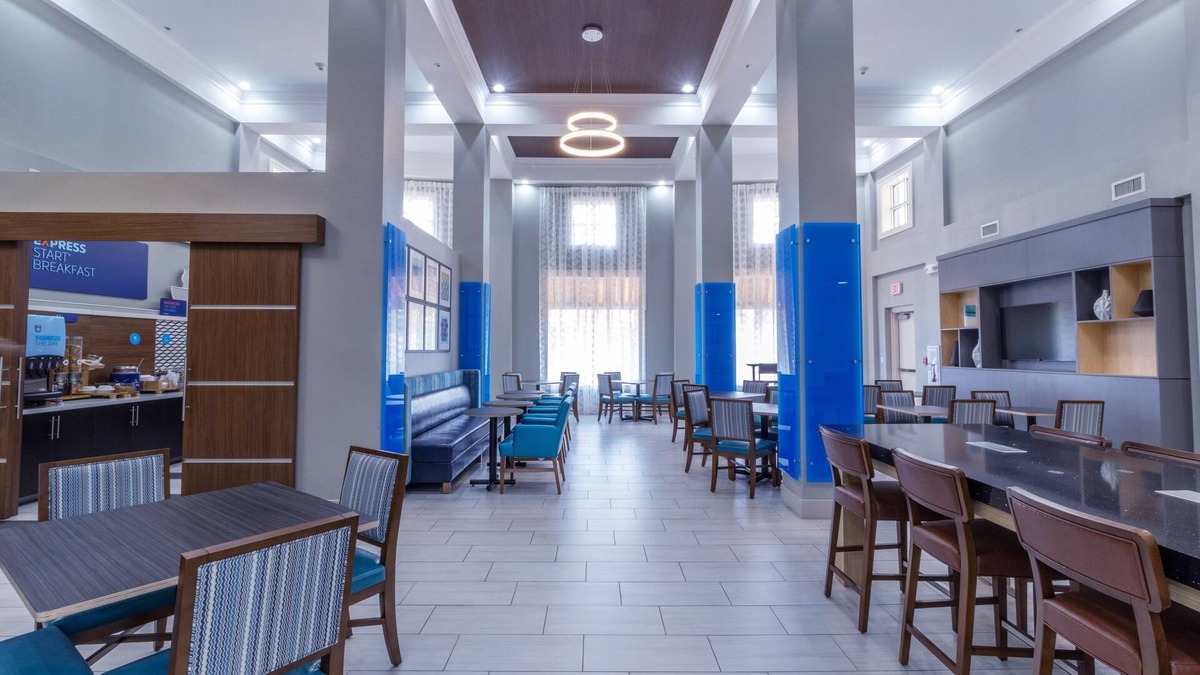 Crestview Hotel | Holiday Inn Express Hotel & Suites Crestview by IHG