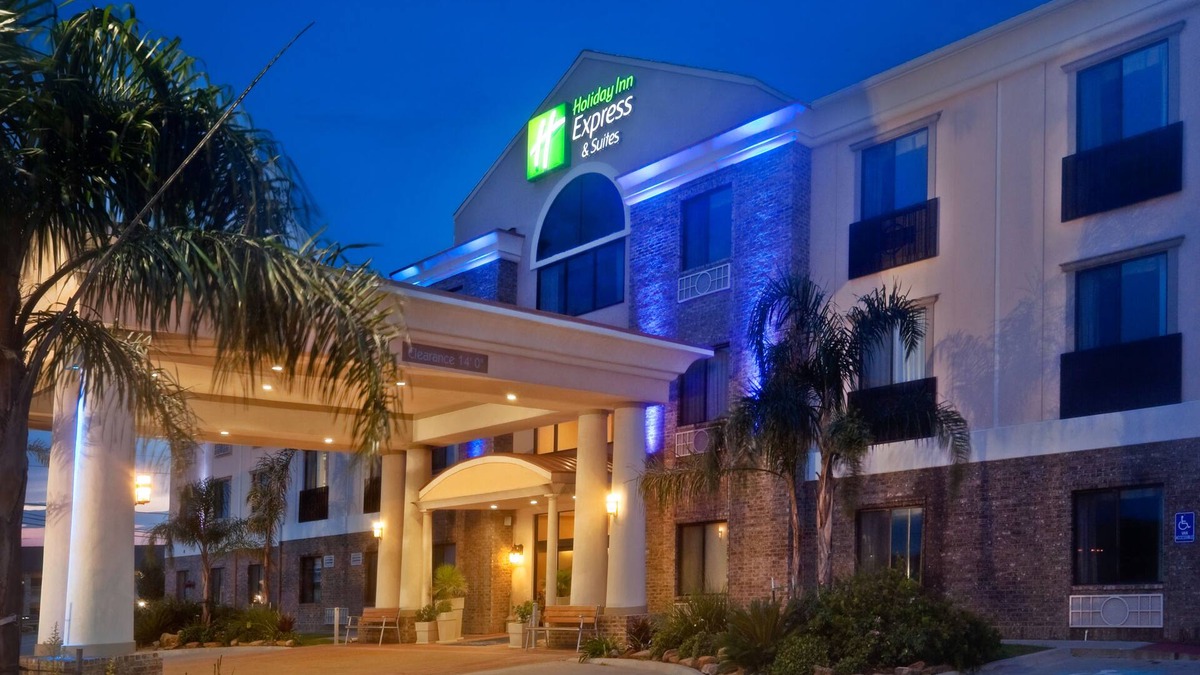 Fairfield Hotel | Holiday Inn Express Hotel & Suites Fairfield - North by IHG