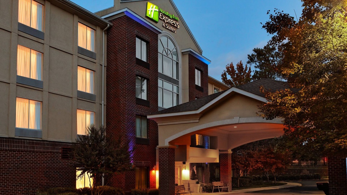 Brandermill Hotel | Holiday Inn Express Hotel & Suites Richmond-Brandermill by IHG