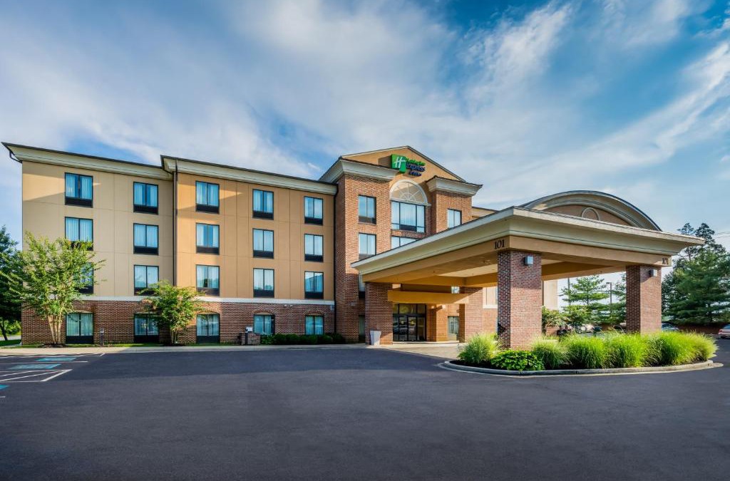 North East Hotel | Holiday Inn Express Hotel & Suites-North East by IHG