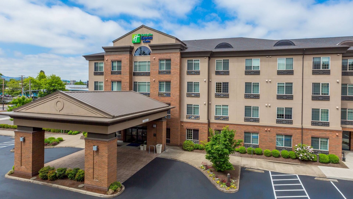 Eugene Hotel | Holiday Inn Express Hotel & Suites Eugene Downtown-University by IHG