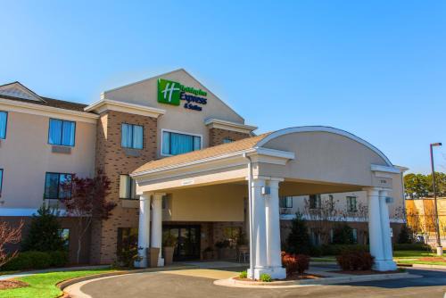Kinston Hotel | Holiday Inn Express Hotel & Suites Kinston by IHG