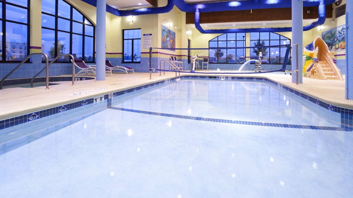 Rogers Hotel | Holiday Inn Express Hotel & Suites Rogers by IHG
