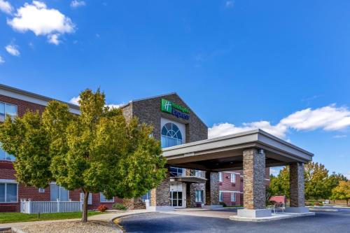 Delmar Hotel | Holiday Inn Express Hotel & Suites Salisbury - Delmar by IHG