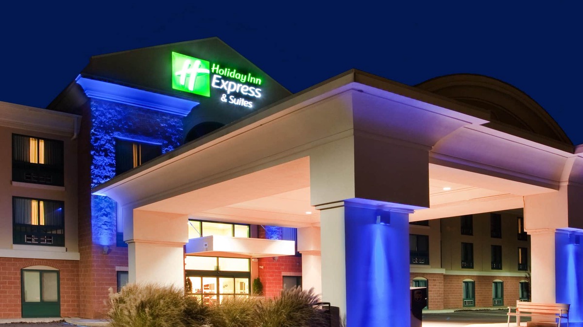 Drums Hotel | Holiday Inn Express Hotel & Suites Drums by IHG