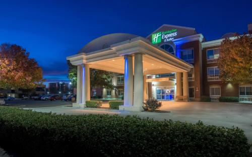 Plano Hotel | Holiday Inn Express Hotel & Suites Plano West - Frisco by IHG