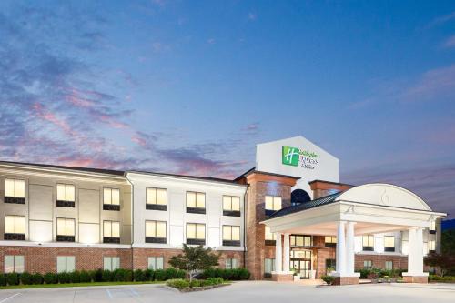 Salem Hotel | Holiday Inn Express Hotel & Suites Salem by IHG