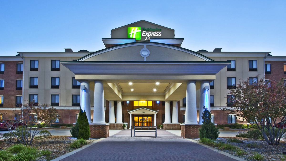 Anderson Hotel | Holiday Inn Express Hotel & Suites ANDERSON NORTH by IHG