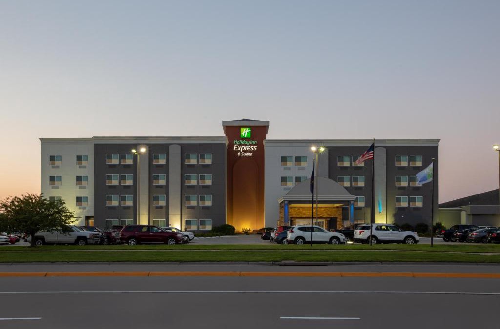 Columbus Hotel | Holiday Inn Express Hotel & Suites Columbus by IHG