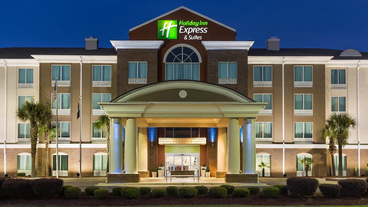 Florence Hotel | Holiday Inn Express Hotel & Suites Florence I-95 at Hwy 327 by IHG