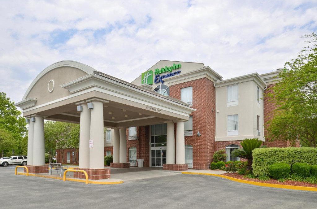 Milton Hotel | Holiday Inn Express Hotel & Suites Lafayette by IHG