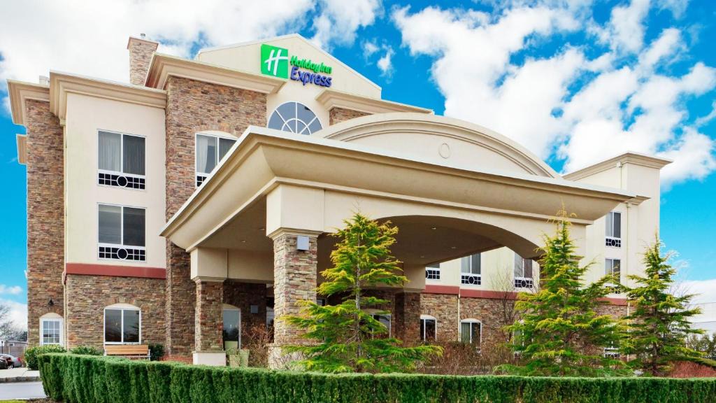 Riverhead Hotel | Holiday Inn Express Hotel & Suites East End by IHG