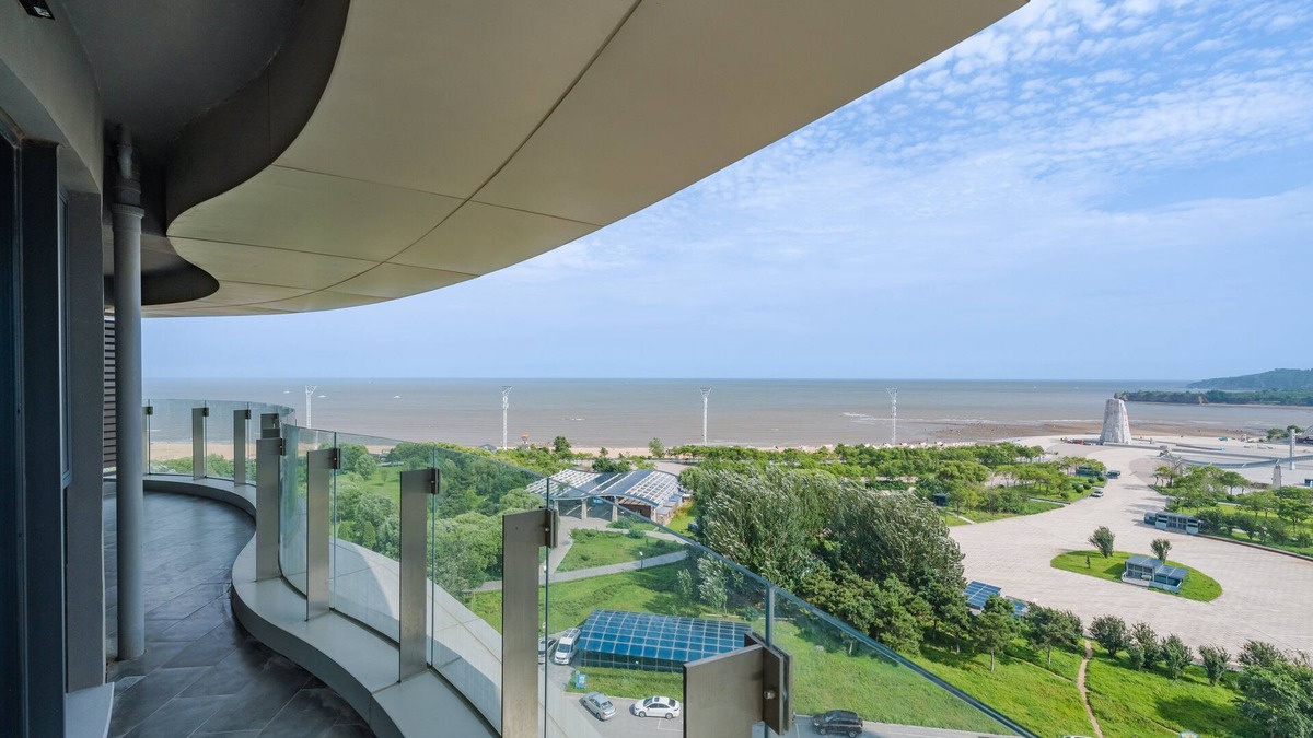 Longgang District Hotel | Holiday Inn Express Huludao Seaview by IHG