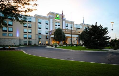 Janesville Hotel | Holiday Inn Express Janesville-I-90 & US Highway 14 by IHG