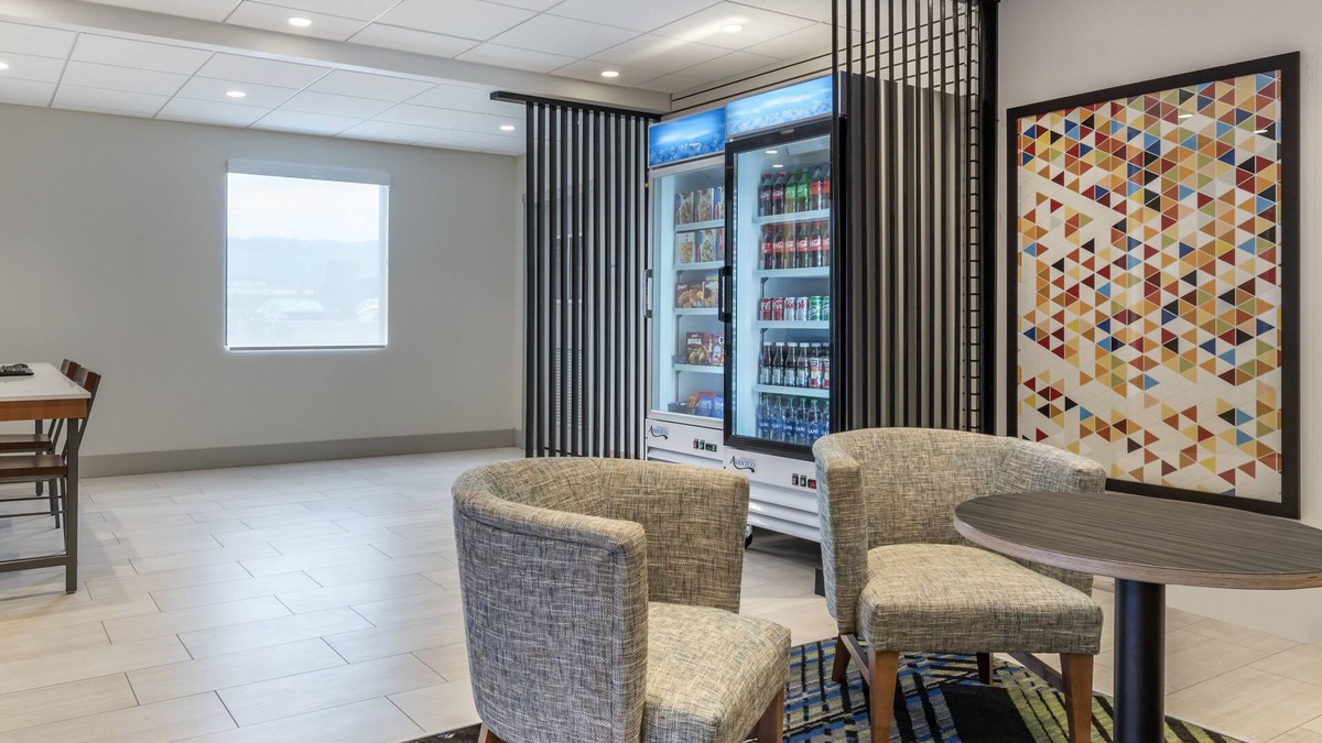 Lickdale Hotel | Holiday Inn Express Jonestown - Ft. Indiantown Gap by IHG