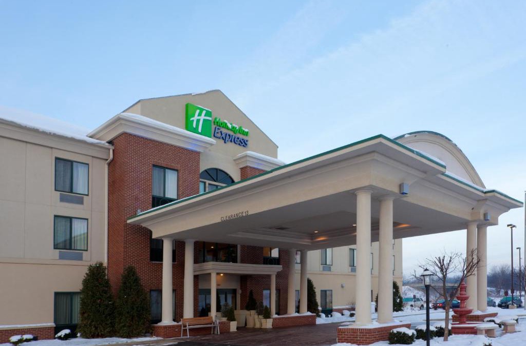 Newton Falls Hotel | Holiday Inn Express Lordstown-Newton Falls/Warren by IHG