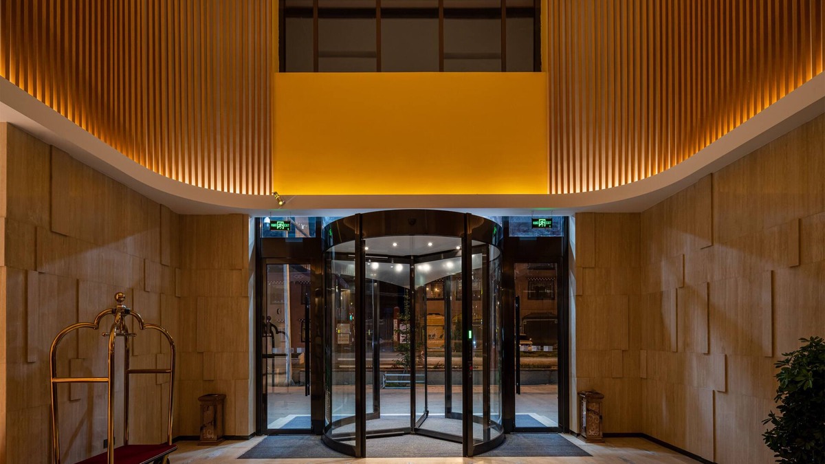 Litang Hotel | Holiday Inn Express Litang by IHG