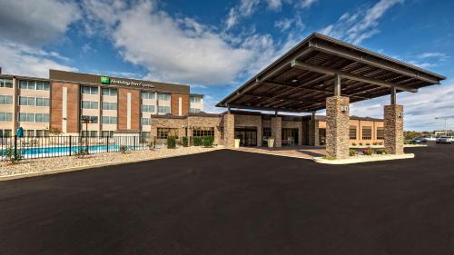 Bashford Manor Hotel | Holiday Inn Express Louisville Airport Expo Center by IHG