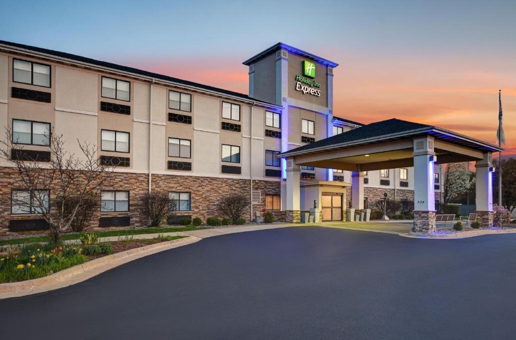 Marshall Hotel | Holiday Inn Express Marshall by IHG