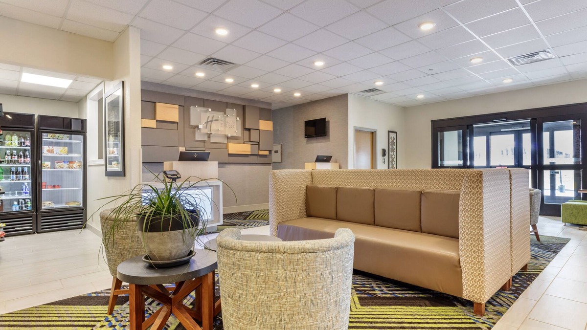 Metropolis Hotel | Holiday Inn Express Metropolis by IHG