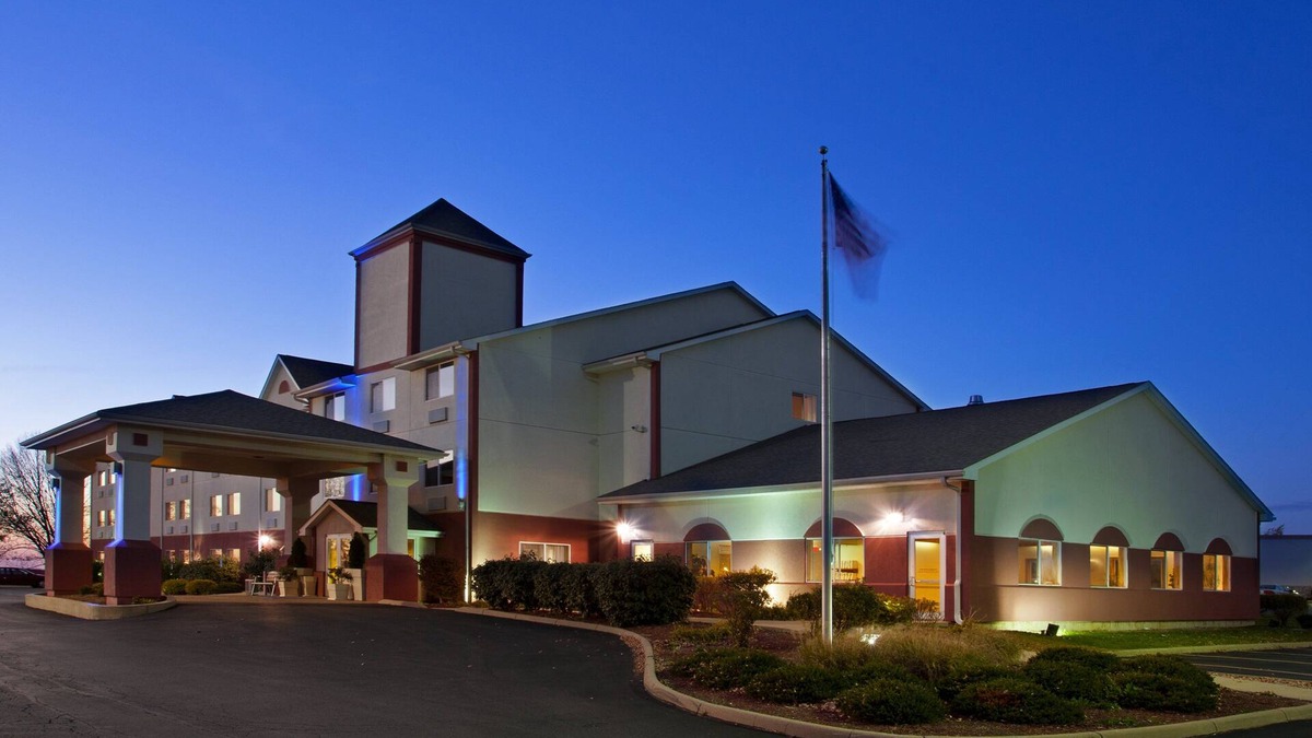 Mount Vernon Hotel | Holiday Inn Express Mt Vernon by IHG