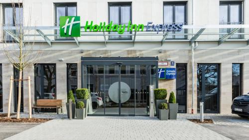 Berg am Laim Hotel | Holiday Inn Express Munich - City East by IHG