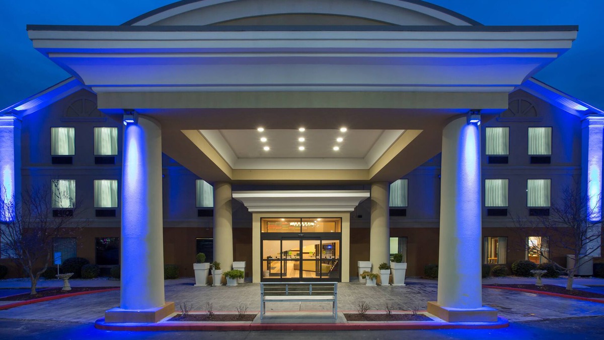 Nicholasville Hotel | Holiday Inn Express Nicholasville by IHG