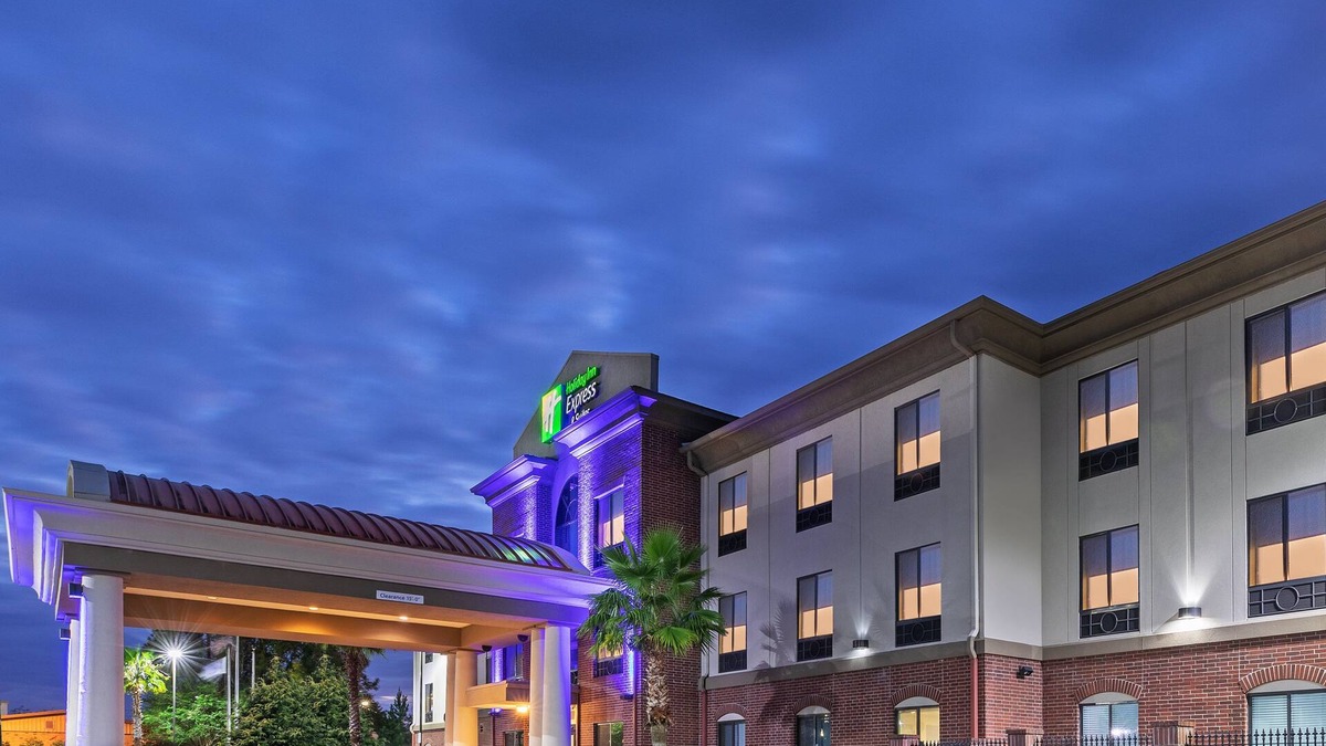 Picayune Hotel | Holiday Inn Express Picayune-Stennis Space Center by IHG