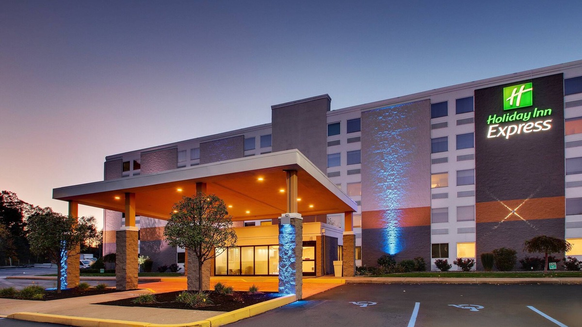 Pittston Hotel | Holiday Inn Express Pittston - Scranton Airport by IHG
