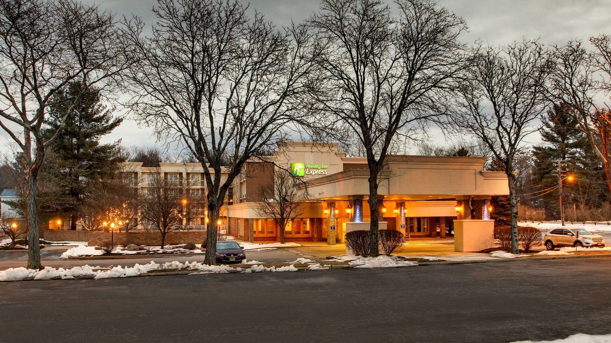Poughkeepsie Hotel | Holiday Inn Express Poughkeepsie by IHG