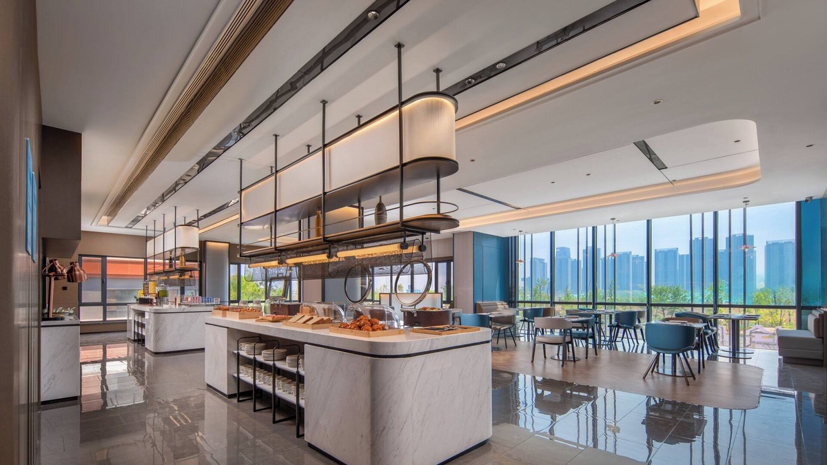 Qingdao City Center Hotel | Holiday Inn Express Qingdao City Balcony by IHG