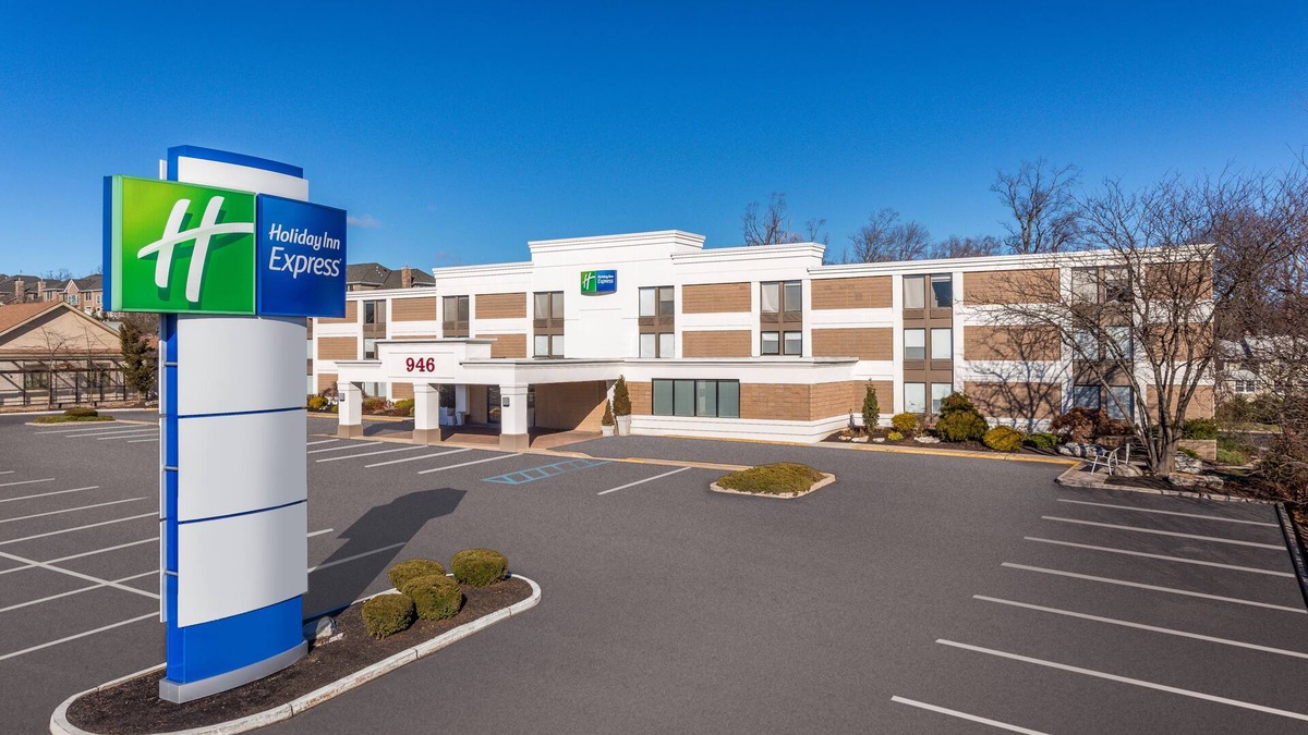 Ramsey Hotel | Holiday Inn Express Ramsey-Mahwah by IHG