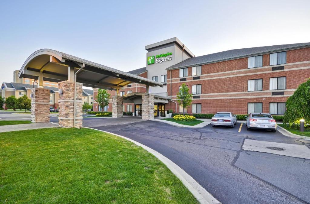 Romulus Hotel | Holiday Inn Express Romulus/Detroit Airport by IHG