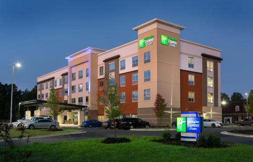 Cape Fear Hotel | Holiday Inn Express & Suites - Fayetteville South by IHG