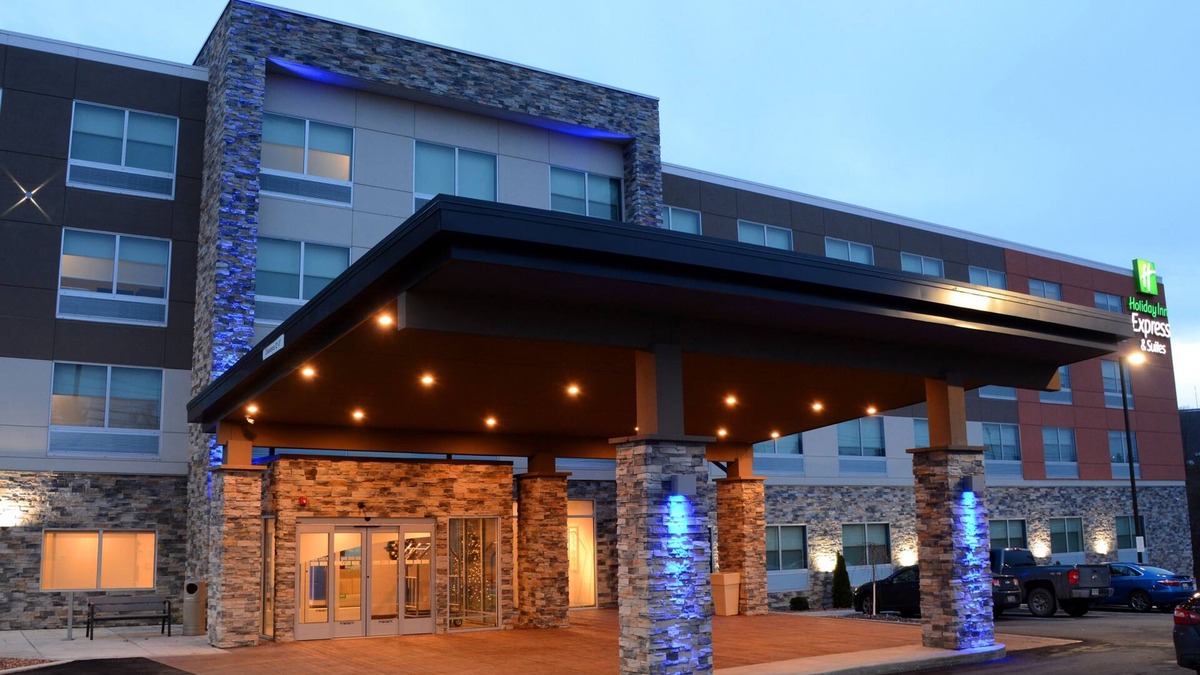 Monroeville Hotel | Holiday Inn Express & Suites Pittsburgh - Monroeville by IHG